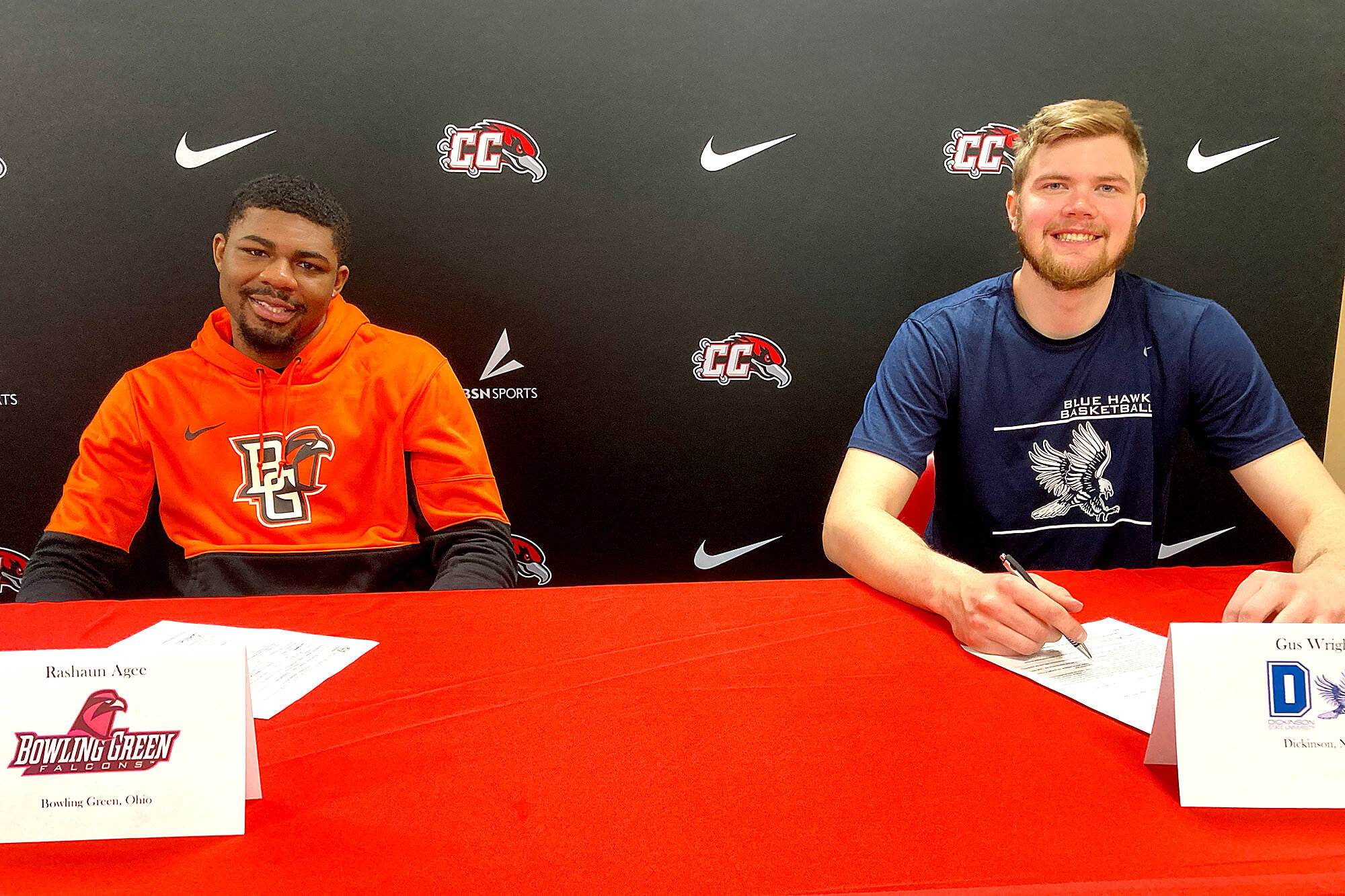 Casper College basketball players Rashaun Agee and Gus Wright have signed their letters of intent to play basketball at a four-year school.